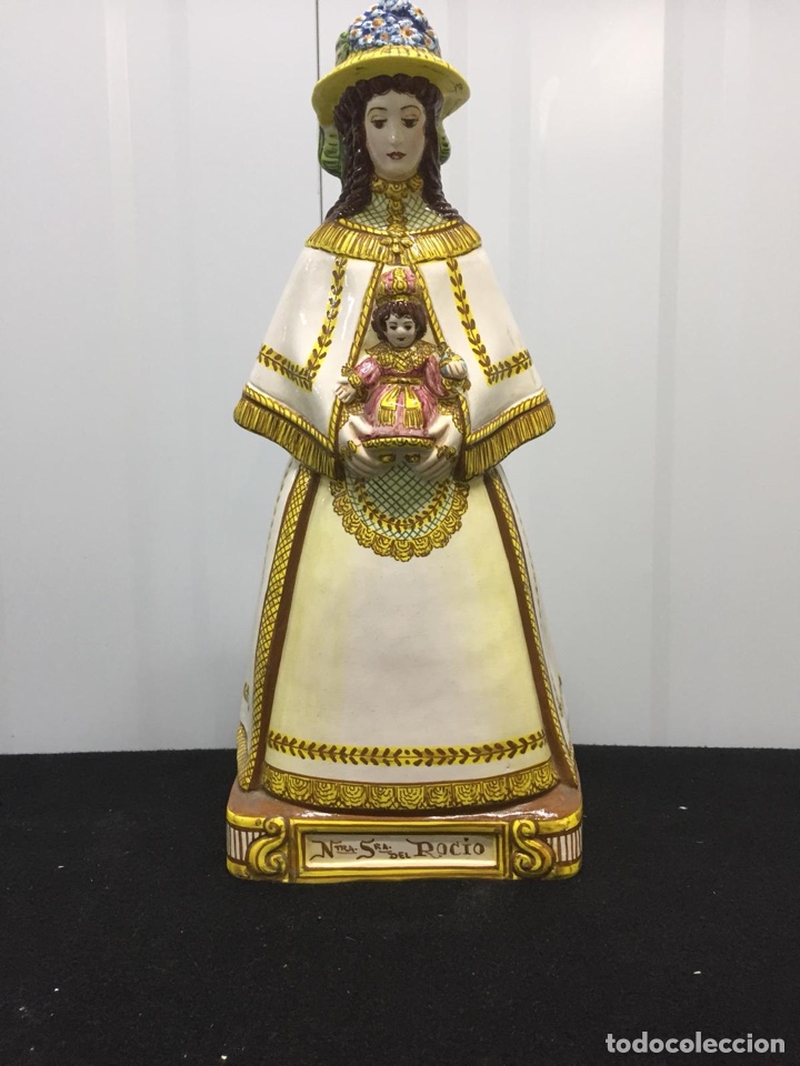 Arte: Preciosa escultura, buen tama&ntilde;o. Virgen del Roc&iacute;o, vestida de Pastora. Terracota vitrificada.
