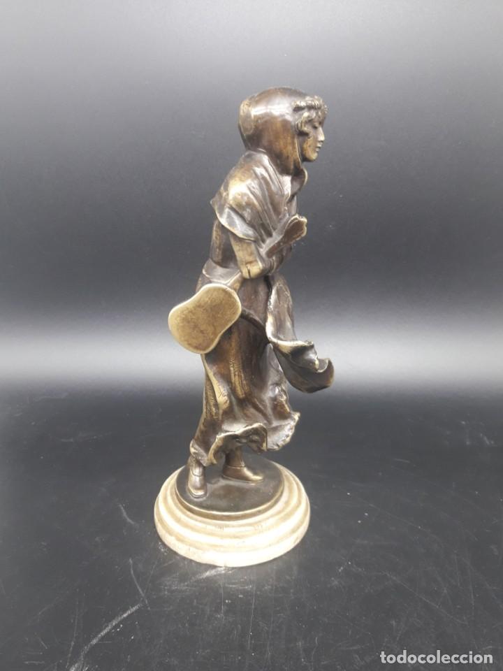 Arte: Figura con guitarra - Foto 2