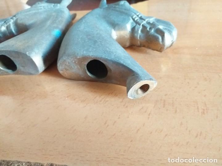 Arte: Pareja de caballos en bronce. - Foto 3