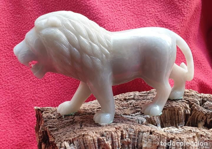 Arte: Figura Le&oacute;n Tallada en Jade - Foto 2
