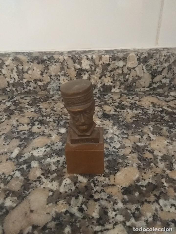 Arte: Figura de bronce antigua - Foto 1