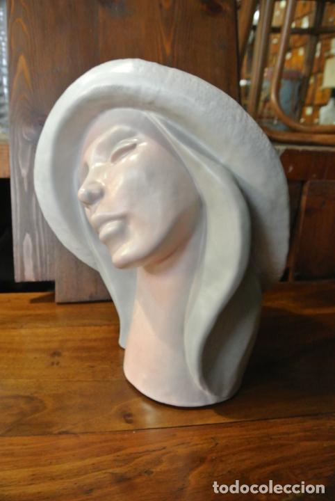 Arte: Busto, rostro de mujer. Cer&aacute;mica tipo gres - Foto 2