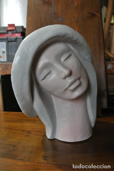 Arte: Busto, rostro de mujer. Cer&aacute;mica tipo gres - Foto 4