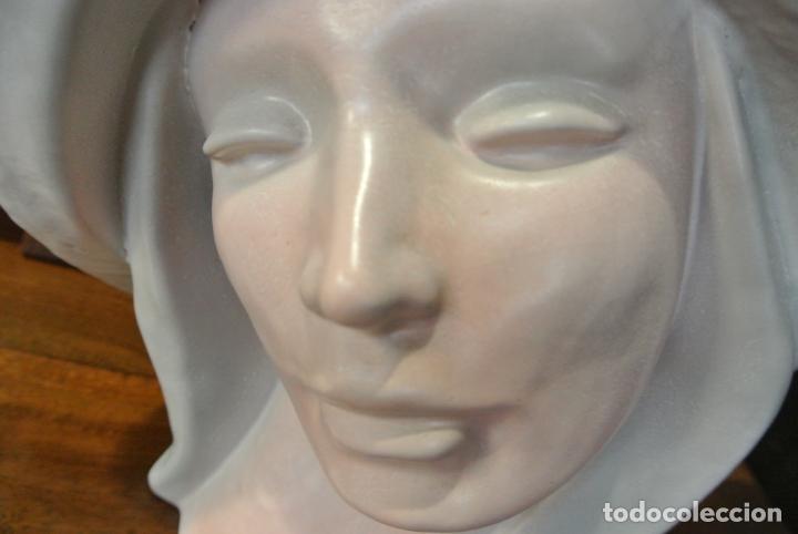 Arte: Busto, rostro de mujer. Cer&aacute;mica tipo gres - Foto 6