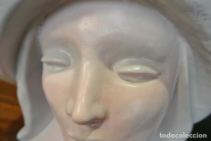 Arte: Busto, rostro de mujer. Cer&aacute;mica tipo gres - Foto 7