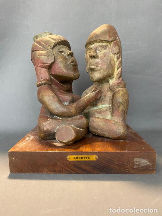 Arte: escultura en bronce , XOCHITL en la base , 32 cm. M&eacute;xico , R163