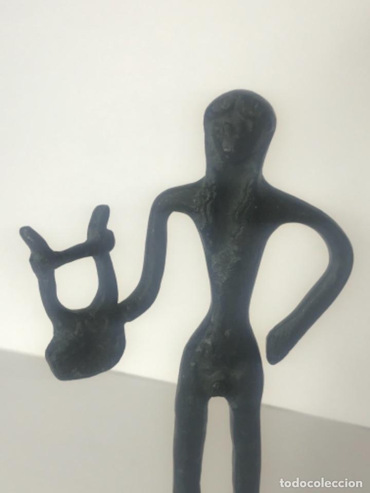 Arte: DIOS GRIEGO CON LIRA DE BRONCE. - Foto 2