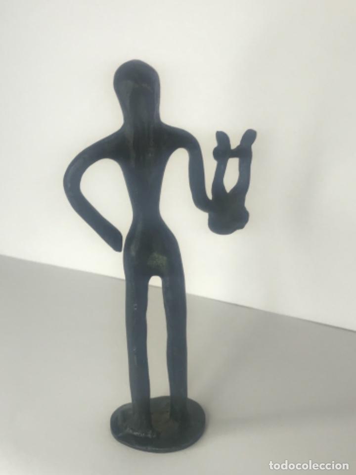 Arte: DIOS GRIEGO CON LIRA DE BRONCE. - Foto 4