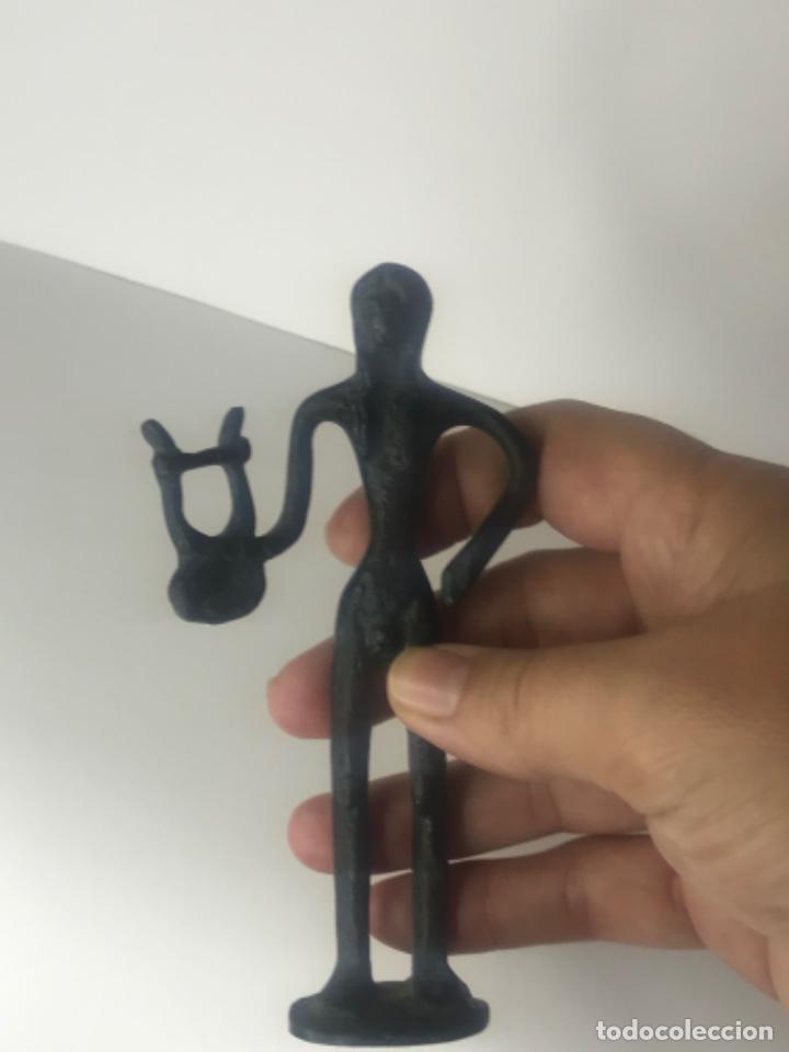 Arte: DIOS GRIEGO CON LIRA DE BRONCE. - Foto 5