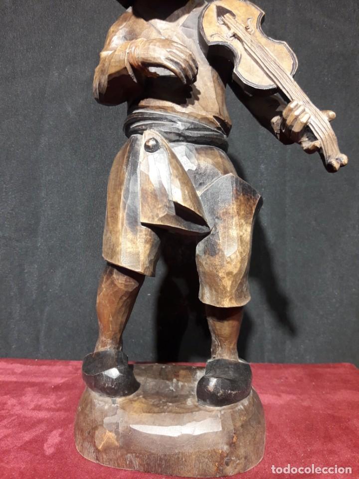 Arte: Violinista talla de madera - Foto 2