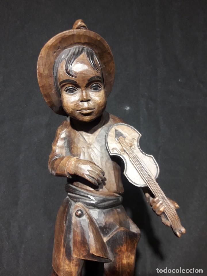 Arte: Violinista talla de madera - Foto 3