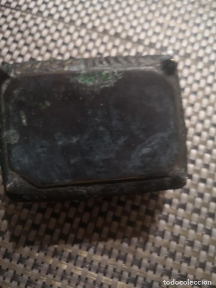 Arte: Joyero de bronce antiguo - Foto 4