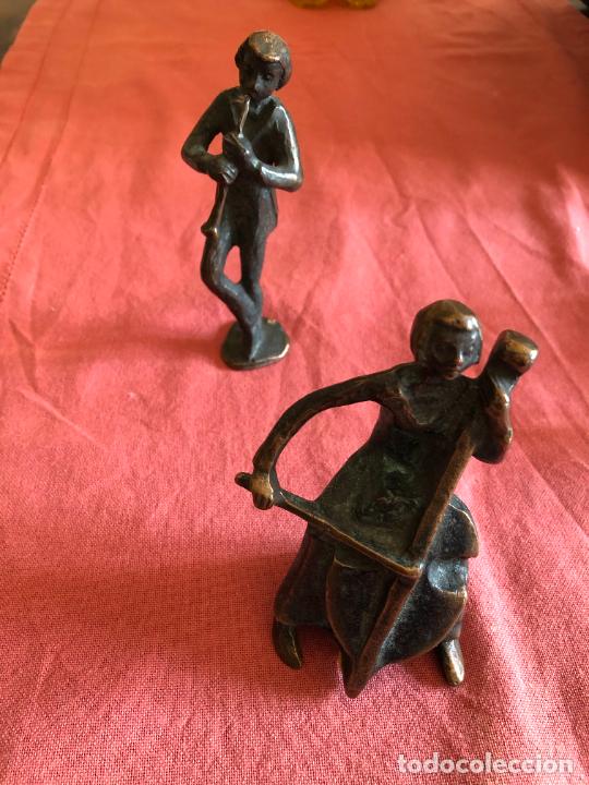 Arte: BRONCE. FIGURA DE JOVEN TOCANDO EL VIOLONCELO - Foto 3