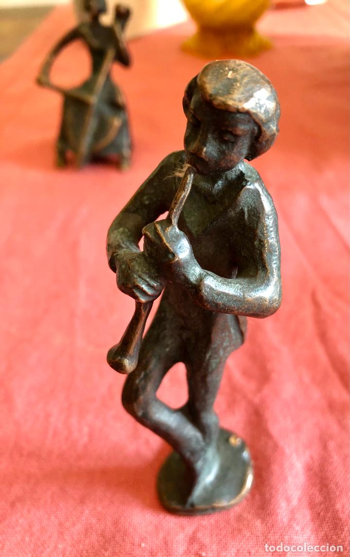 Arte: BRONCE. FIGURA DE JOVEN TOCANDO EL CLARINETE - Foto 2