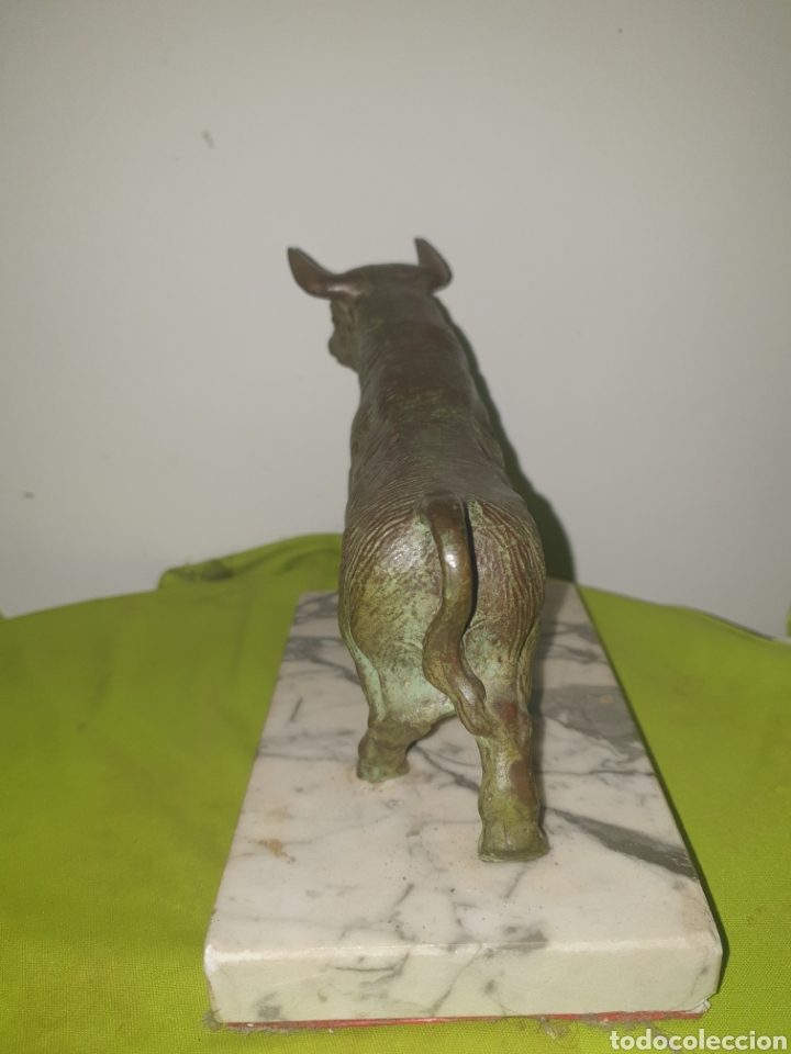 Arte: Antiguo toro de bronce. con base de marmol - Foto 4