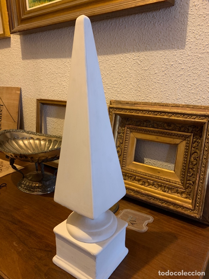 Arte: Gran obelisco terracota - Foto 1