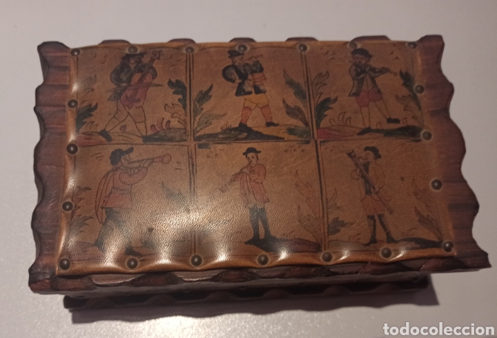 Arte: ANTIGUO COFRE DE MADERA Y CUERO. - Foto 2