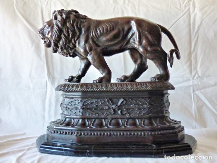Art: LEON SOBRE PEDESTAL EN BRONCE. PEANA DE MARMOL. A&Ntilde;OS 1920