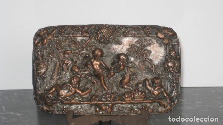 Arte: Relieve con figuras en metal - Foto 1
