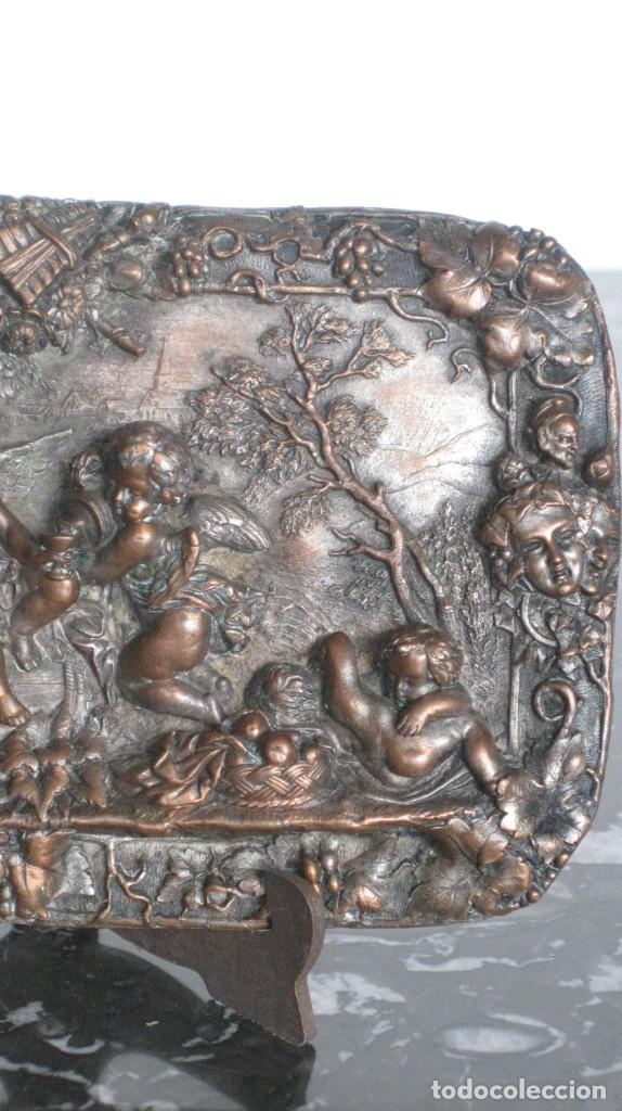 Arte: Relieve con figuras en metal - Foto 2
