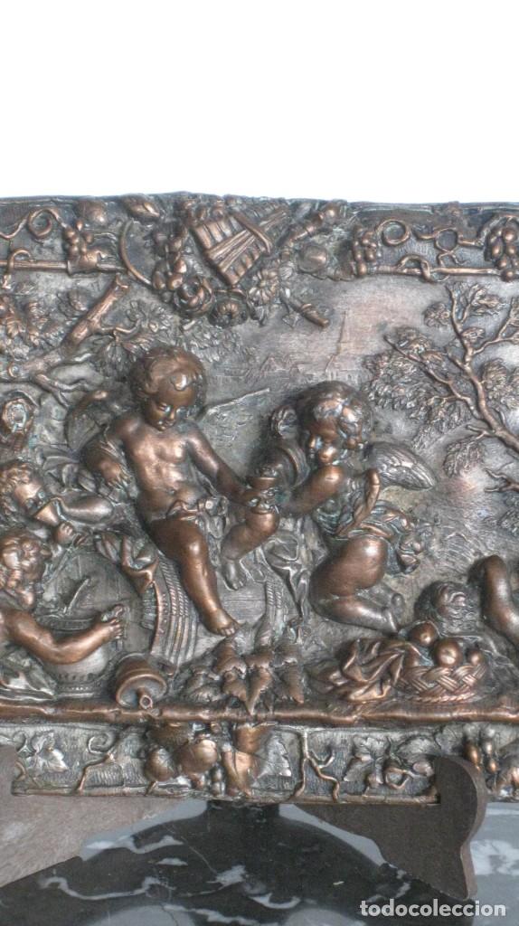 Arte: Relieve con figuras en metal - Foto 3