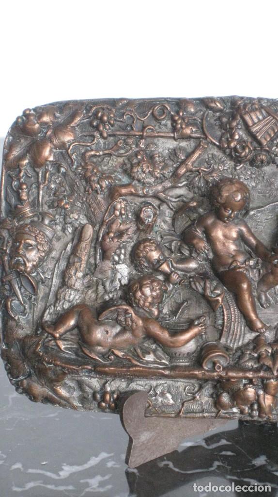 Arte: Relieve con figuras en metal - Foto 4