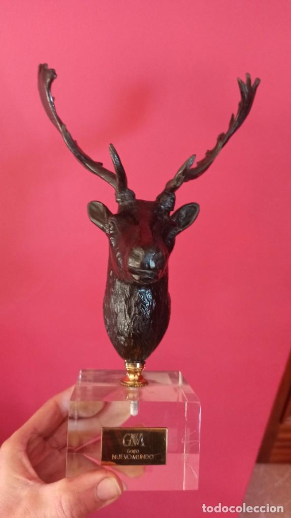 Arte: Escultura de ciervo - Foto 1