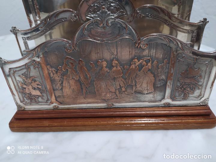 Arte: Cartero de bronce plateado - Foto 3
