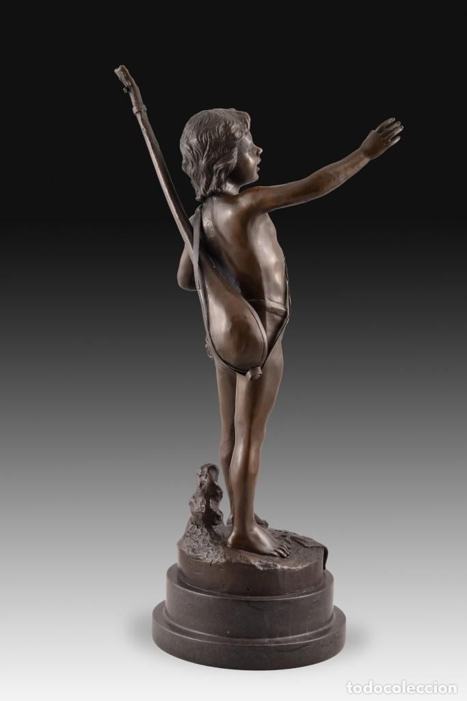 Arte: &ldquo;Ni&ntilde;o con mandolina&rdquo;. Bronce. - Foto 3