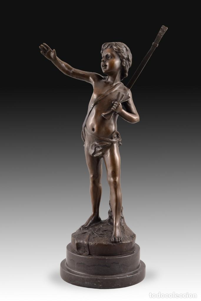 Arte: &ldquo;Ni&ntilde;o con mandolina&rdquo;. Bronce. - Foto 5