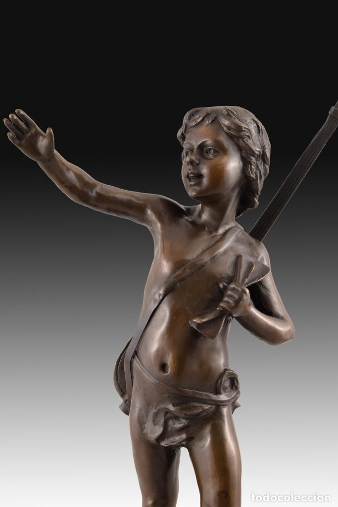 Arte: &ldquo;Ni&ntilde;o con mandolina&rdquo;. Bronce. - Foto 6