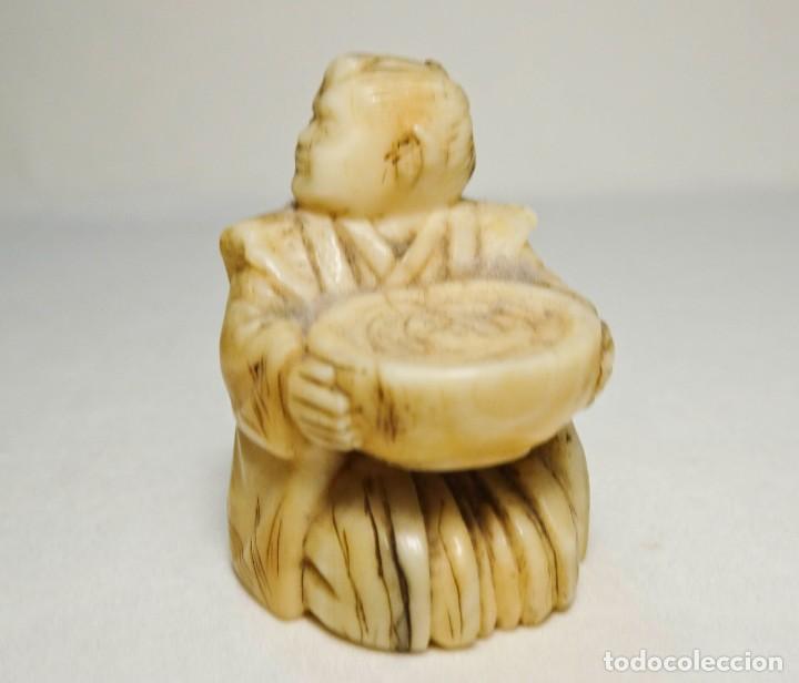 Arte: Netsuke de marfil Ni&ntilde;o con cuenco - Foto 3
