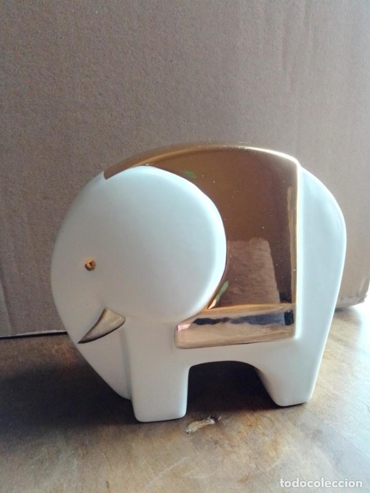 Art: Figura escultura . Cer&aacute;mica Cuita Manises . Ismael Cases