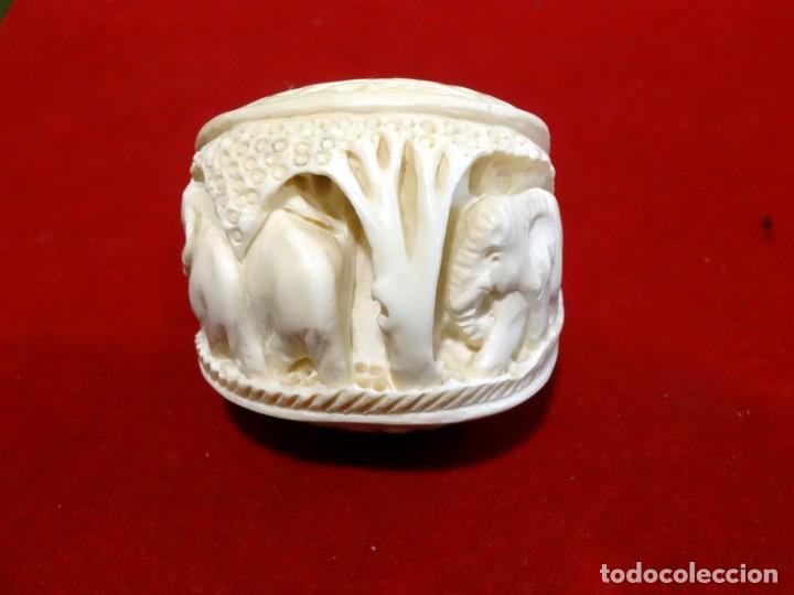 Arte: miniatura tallada en hueso. REF-1928 - Foto 1