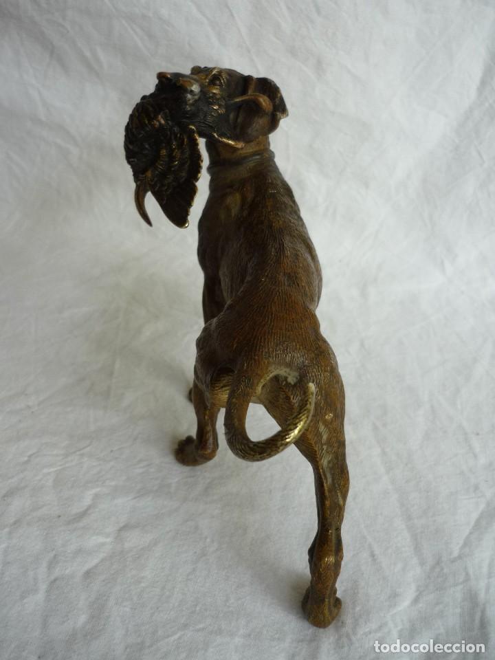 Arte: Magn&iacute;fica figura de bronce, perro con becada en la boca - Foto 13