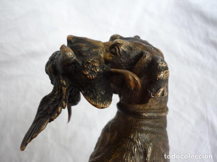 Arte: Magn&iacute;fica figura de bronce, perro con becada en la boca - Foto 16