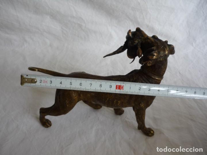 Arte: Magn&iacute;fica figura de bronce, perro con becada en la boca - Foto 23