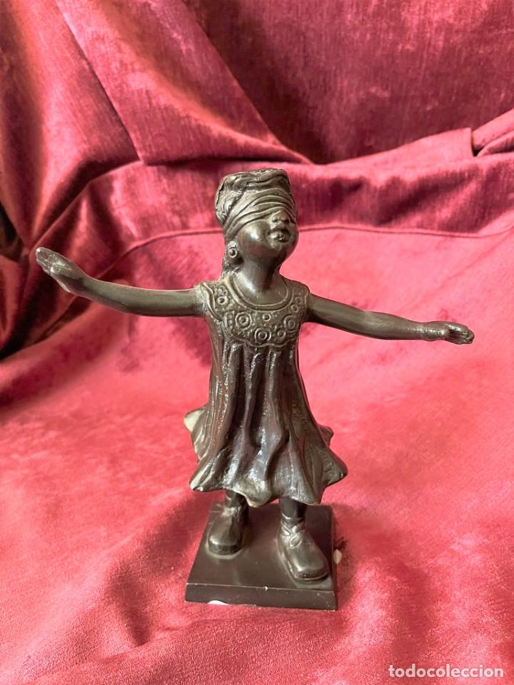Arte: Figura Ni&ntilde;a - Foto 1