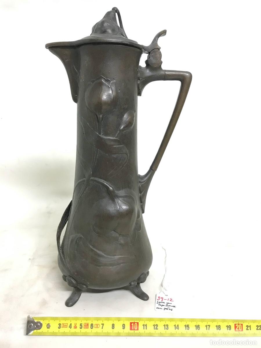 Arte: Jarra de bronce con asa y tapa. - Foto 2