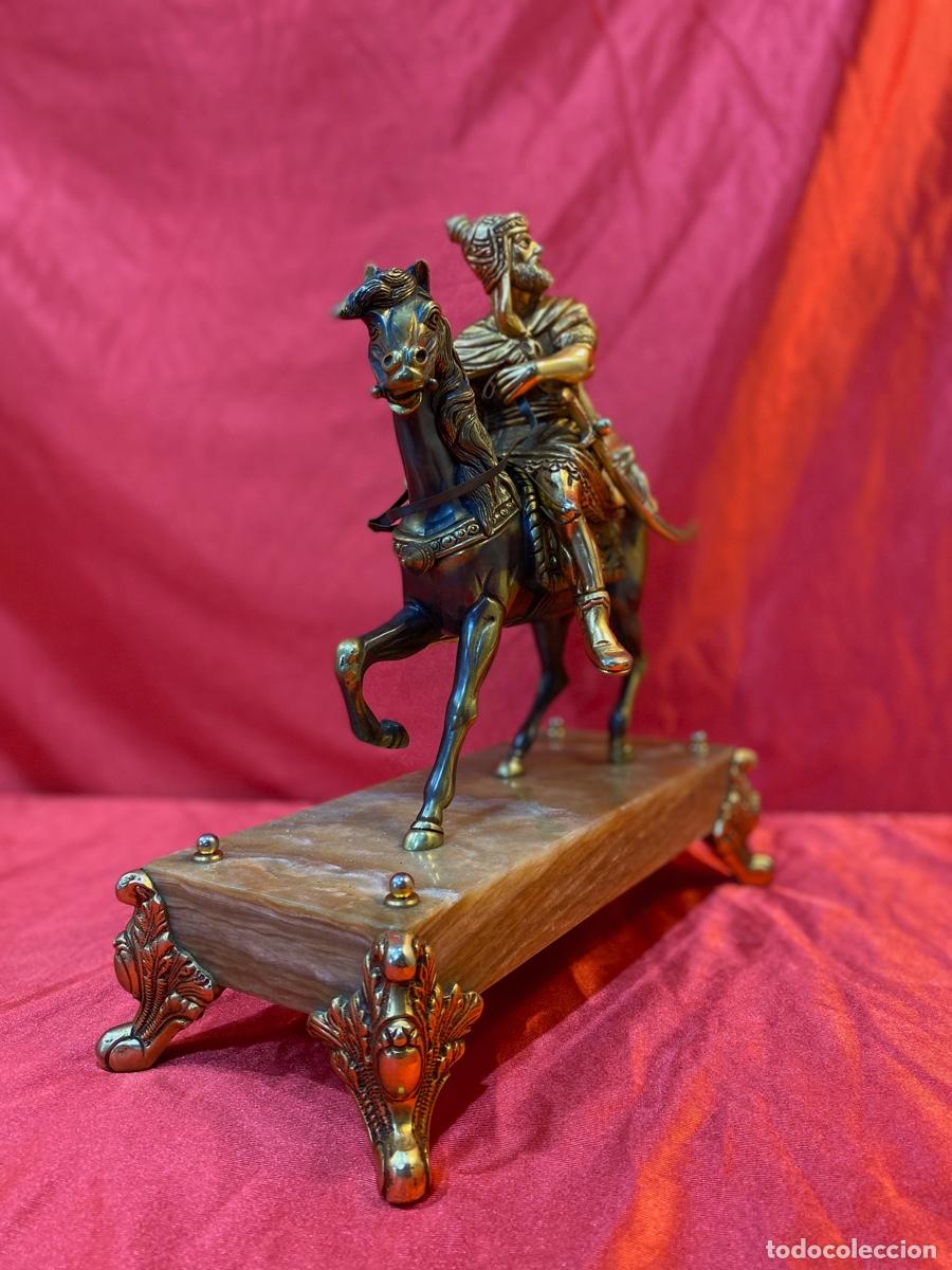 Arte: GUERRERO A CABALLO EN BRONCE CON BASE DE MARMOL - Foto 3