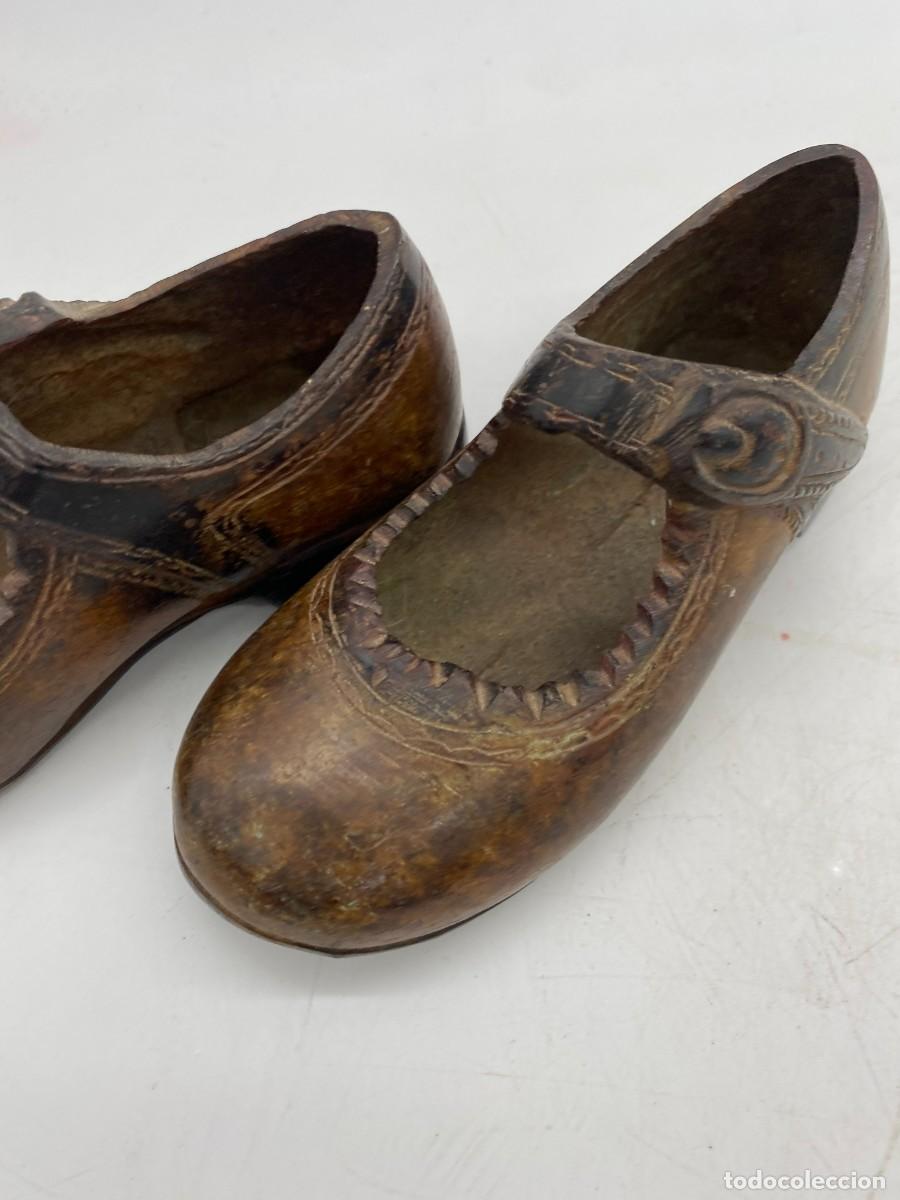 Arte: SIMPATICA PAREJA DE ZAPATITOS DE BRONCE - Foto 4