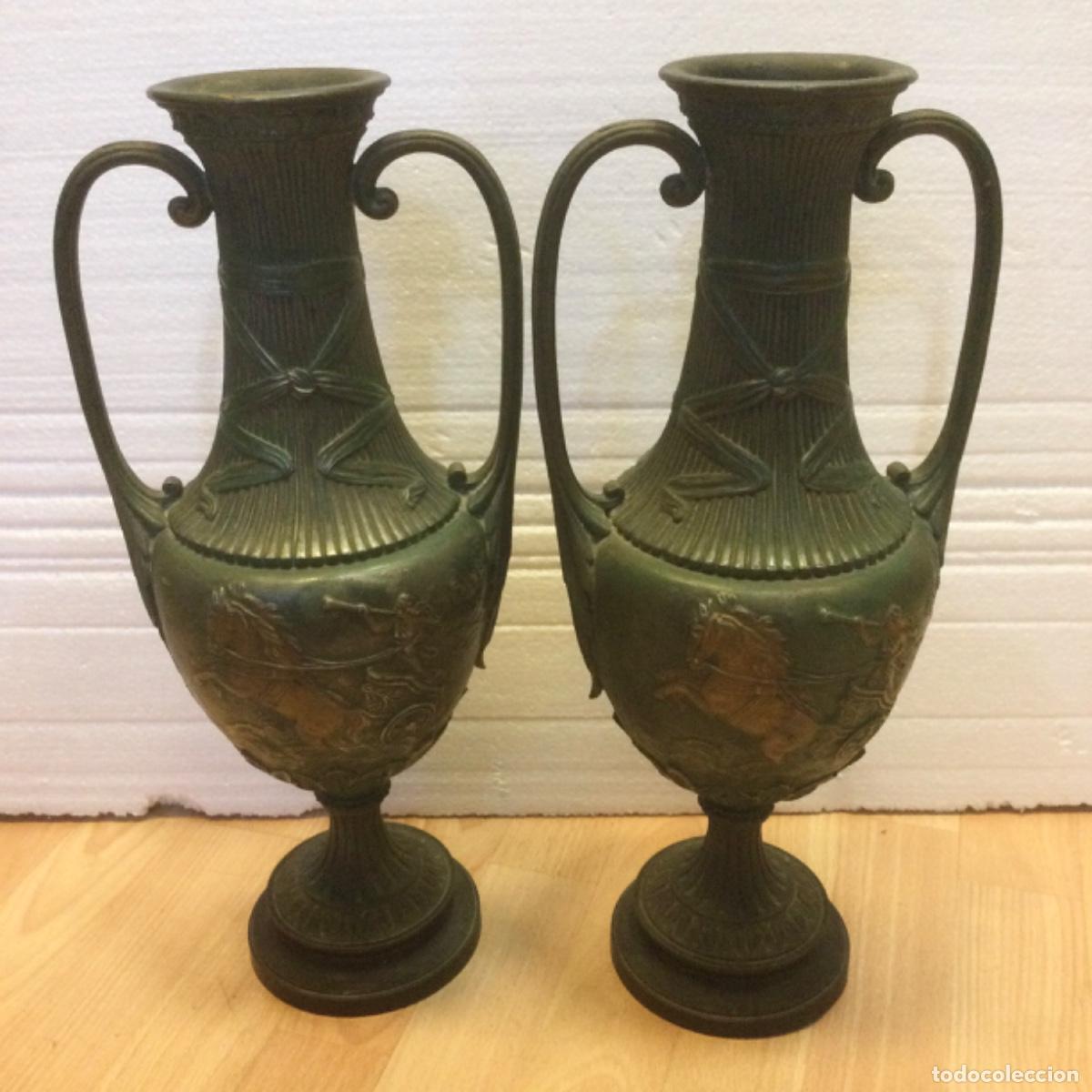 Arte: Pareja jarrones. Bronce. - Foto 1