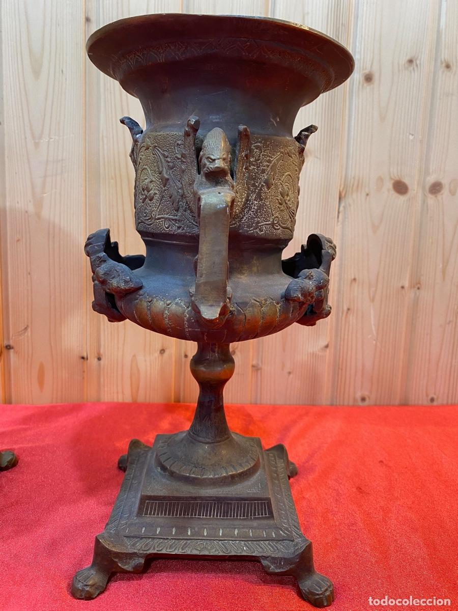 Arte: PAREJA DE JARRONES EN BRONCE- - Foto 4