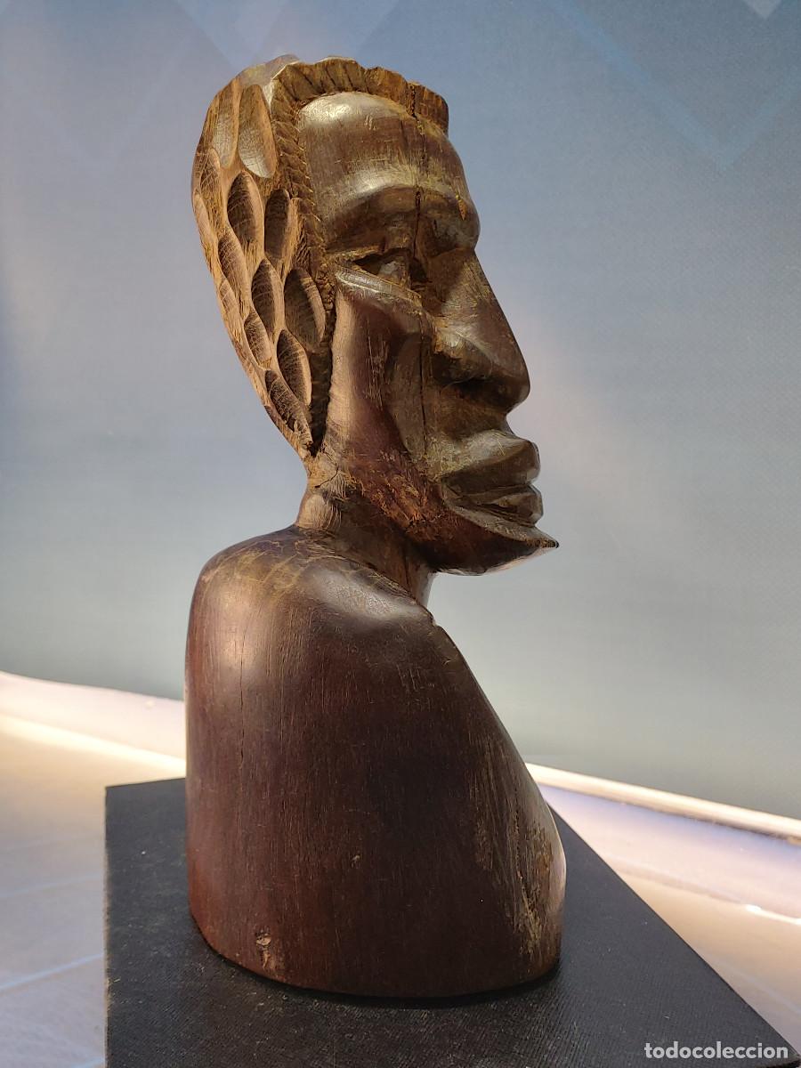 Arte: Busto tallado en madera maciza. - Foto 5