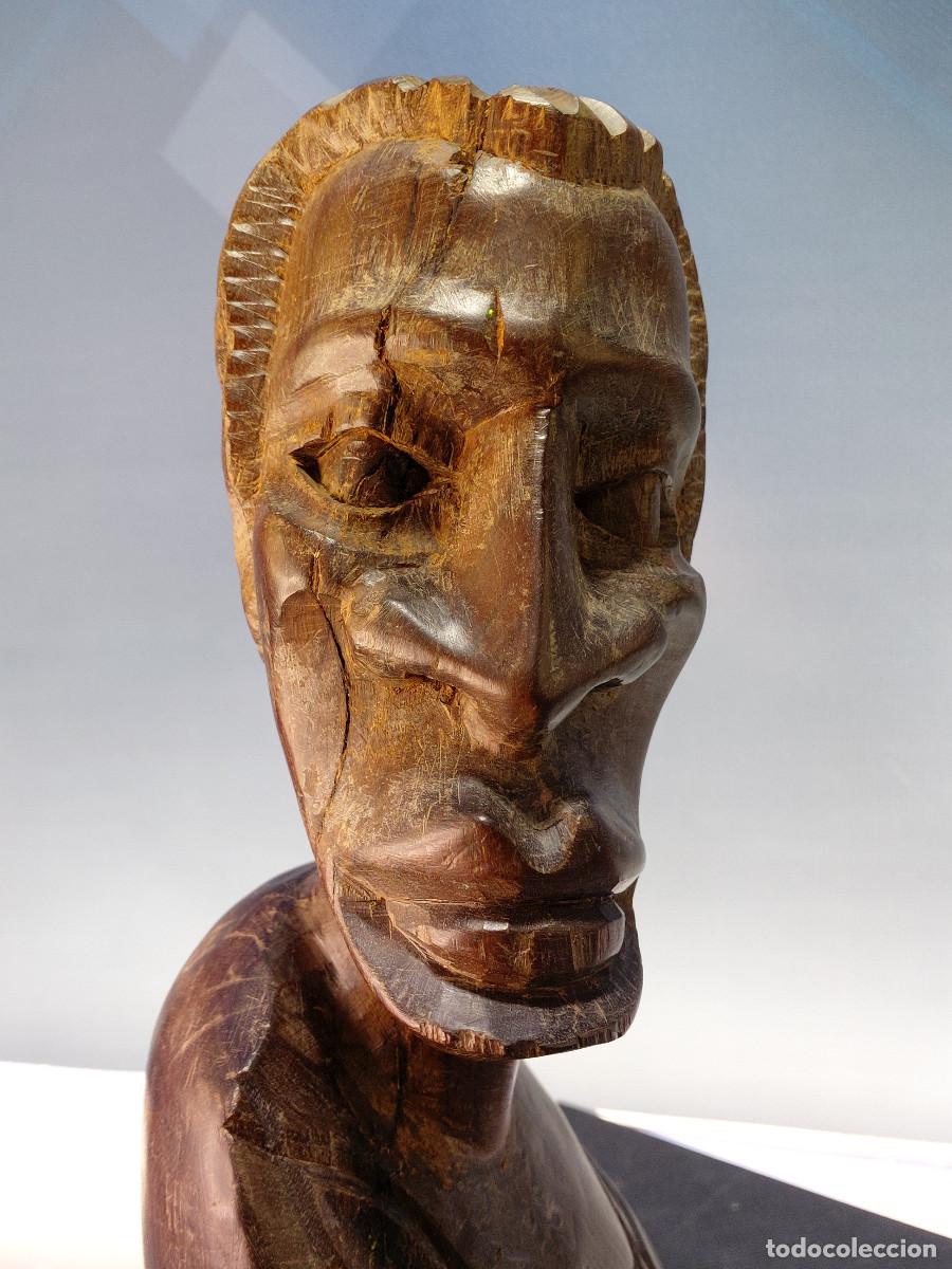 Arte: Busto tallado en madera maciza. - Foto 7
