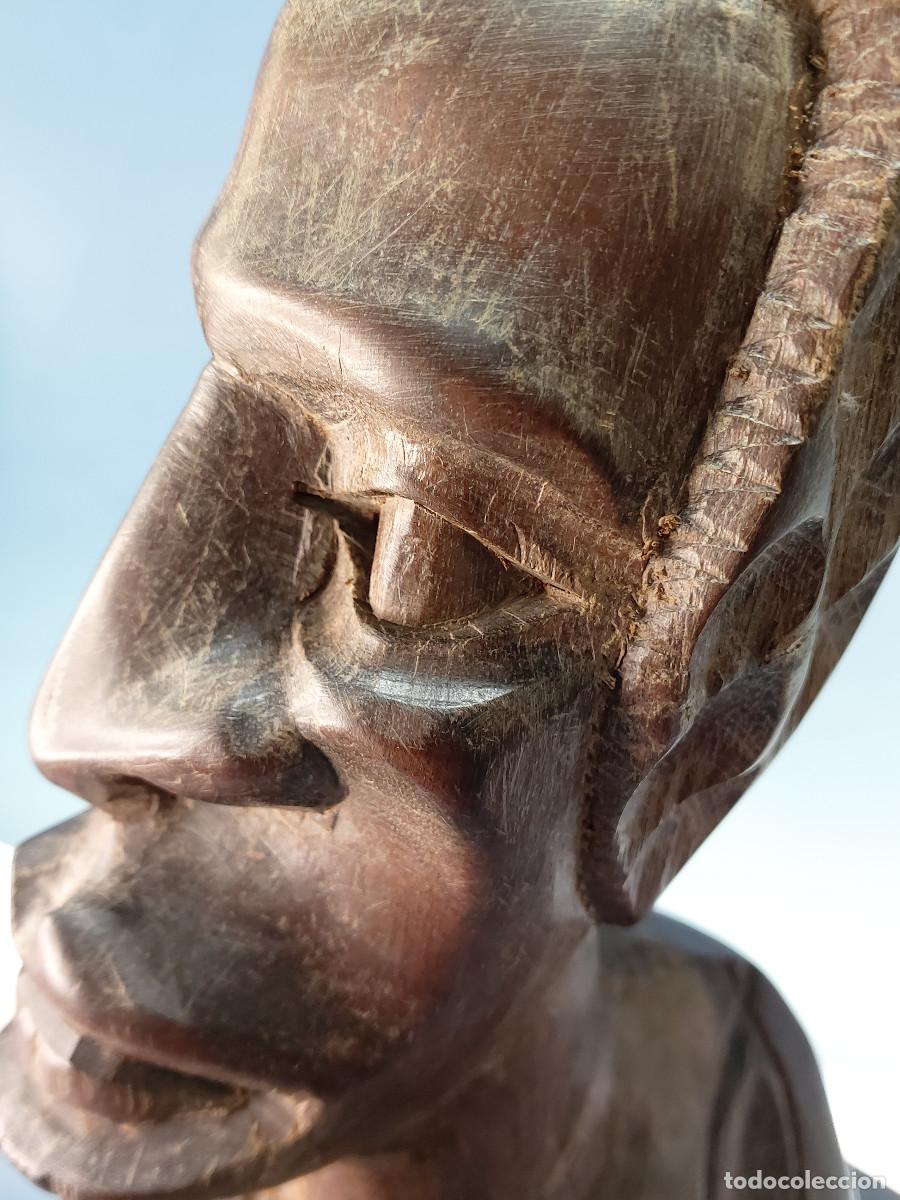 Arte: Busto tallado en madera maciza. - Foto 9