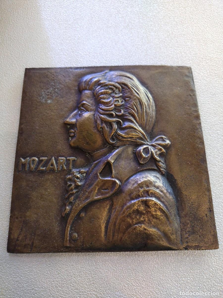 Arte: Placa en bronce Mozart s.xix - Foto 1