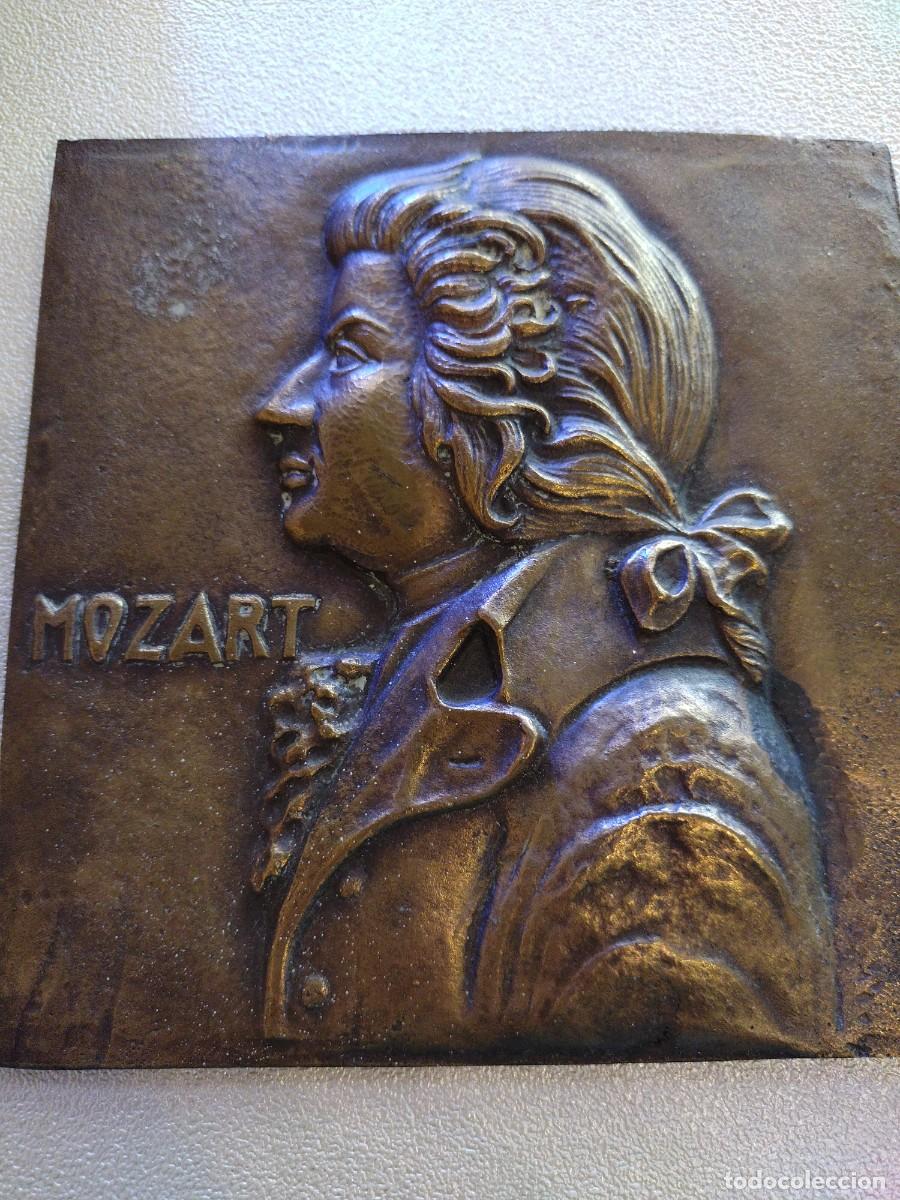 Arte: Placa en bronce Mozart s.xix - Foto 2