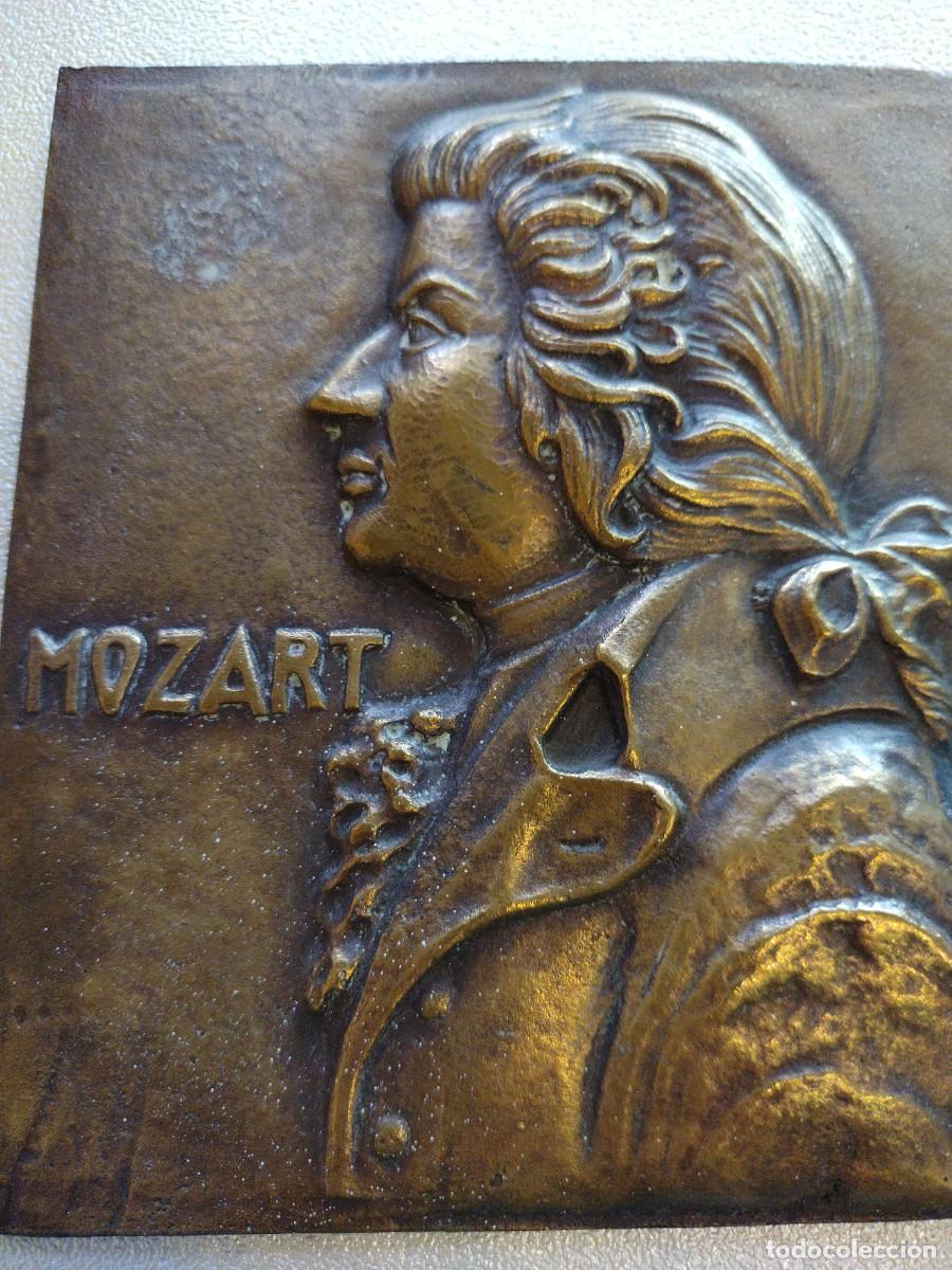 Arte: Placa en bronce Mozart s.xix - Foto 3