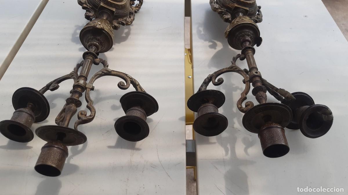 Arte: Pareja de candelabros bronce - Foto 4